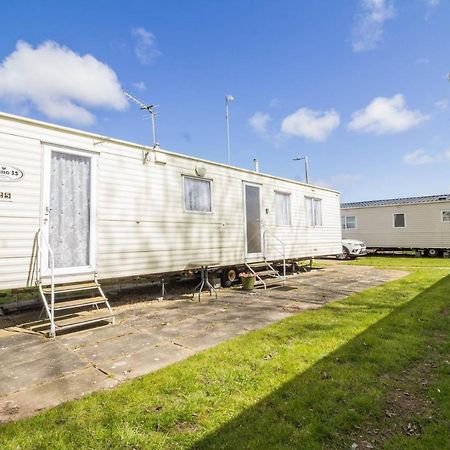 Great 8 Berth Caravan For Hire At Southview Holiday Park In Skegness Ref 33025E 외부 사진