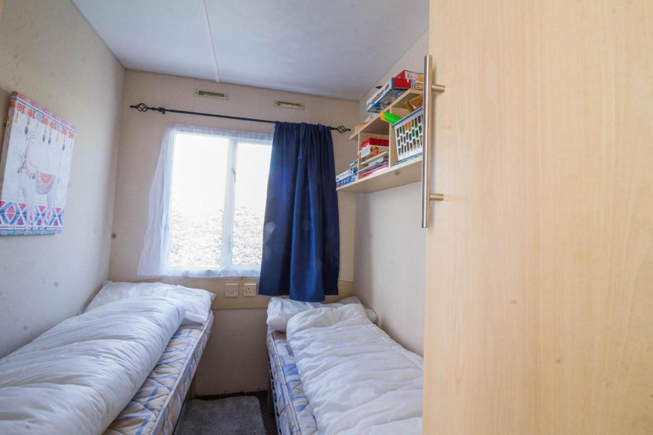 Great 8 Berth Caravan For Hire At Southview Holiday Park In Skegness Ref 33025E 외부 사진