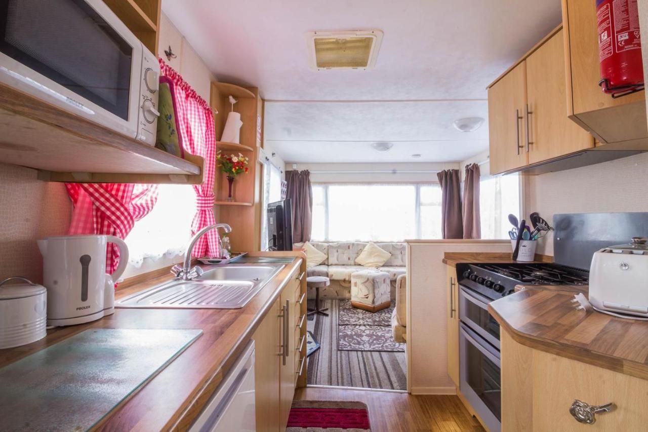 Great 8 Berth Caravan For Hire At Southview Holiday Park In Skegness Ref 33025E 외부 사진